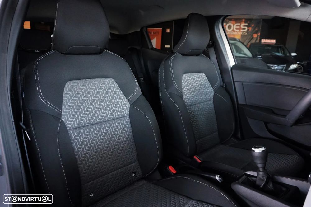 Renault Clio 1.0 TCe Evolution Bi-Fuel - 23