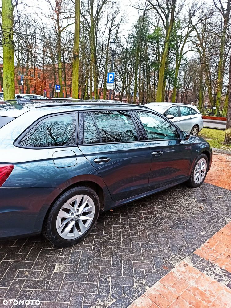 Skoda Octavia 2.0 TDI SCR Ambition DSG - 9