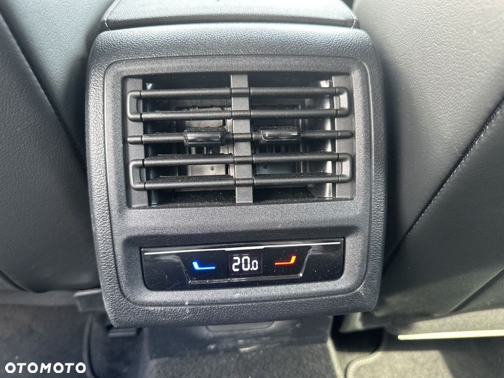 Volkswagen Golf - 21