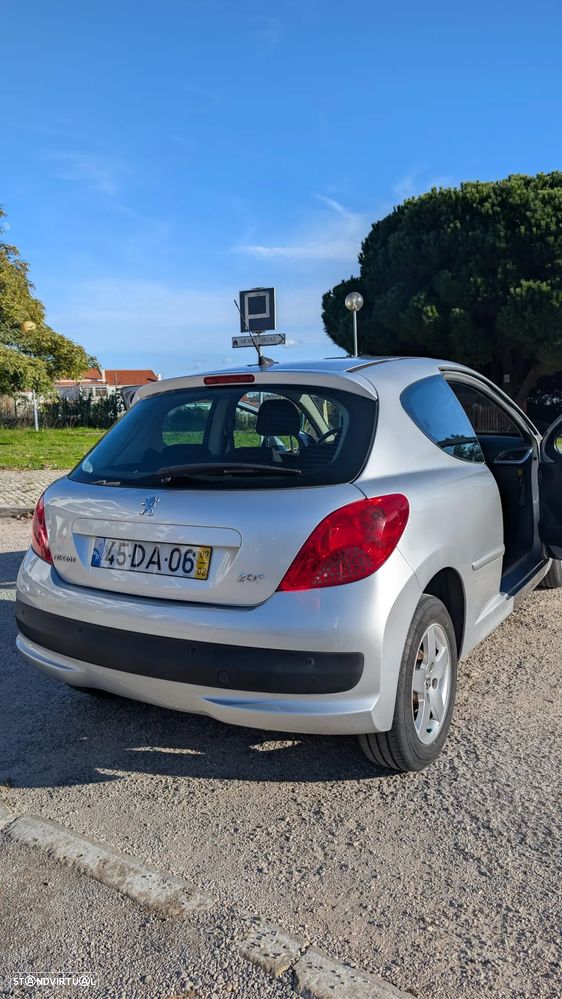 Peugeot 207 1.4 16V Trendy - 6
