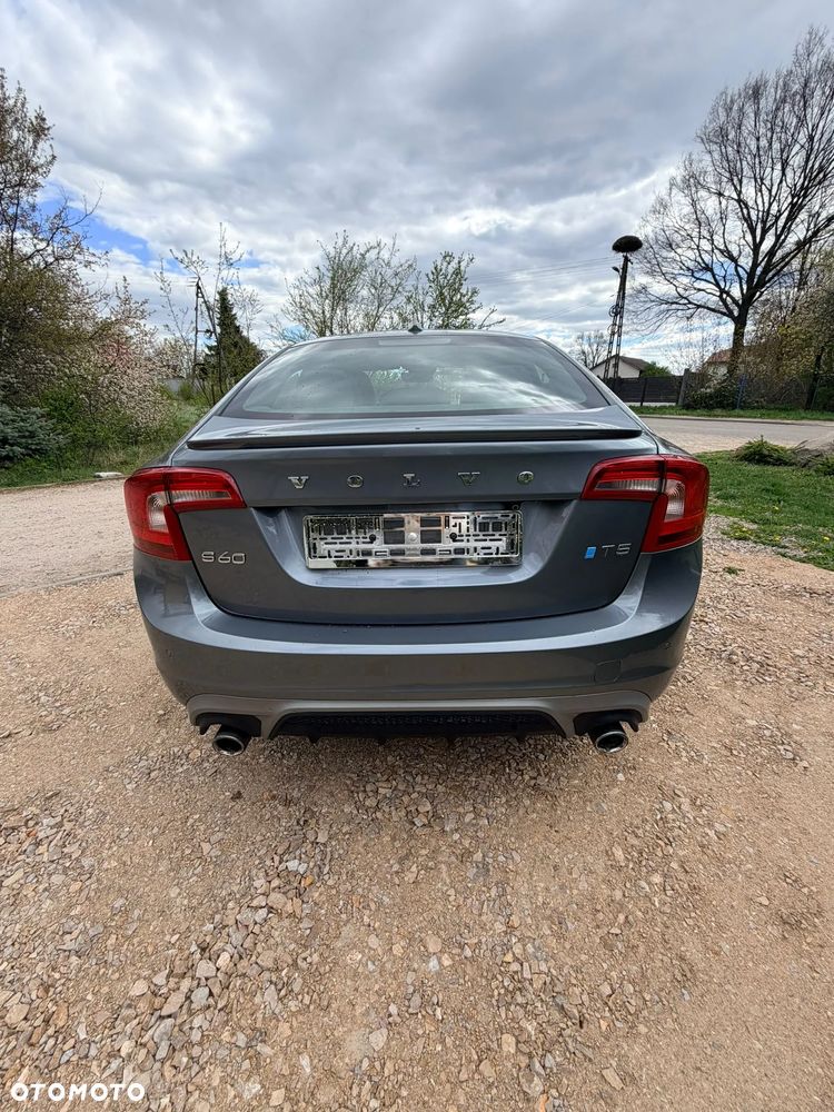 Volvo S60 T5 Geartronic RDesign - 17