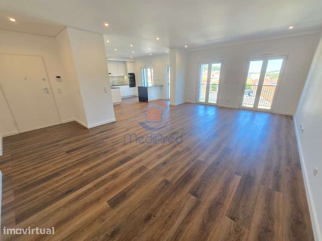 Apartamento T4 NOVO com BOX, 1 Parqueamento e Arrecadação | Caneças... - Grande imagem: 3/37