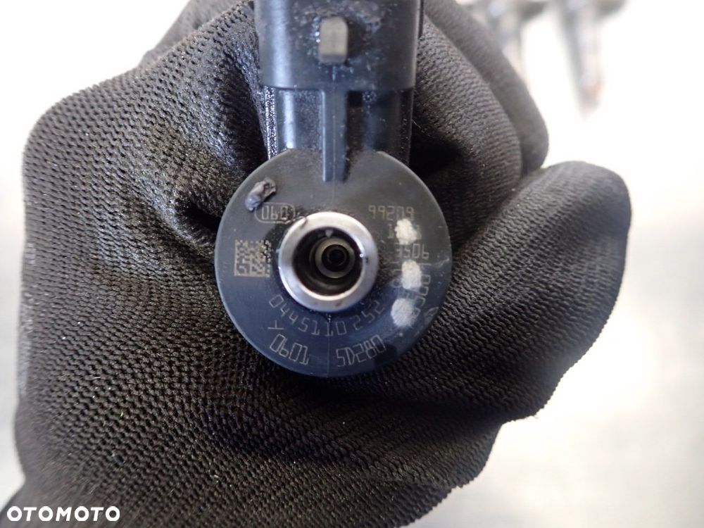 WTRYSK PEUGEOT BIPPER 1.4 0445110252 - 4