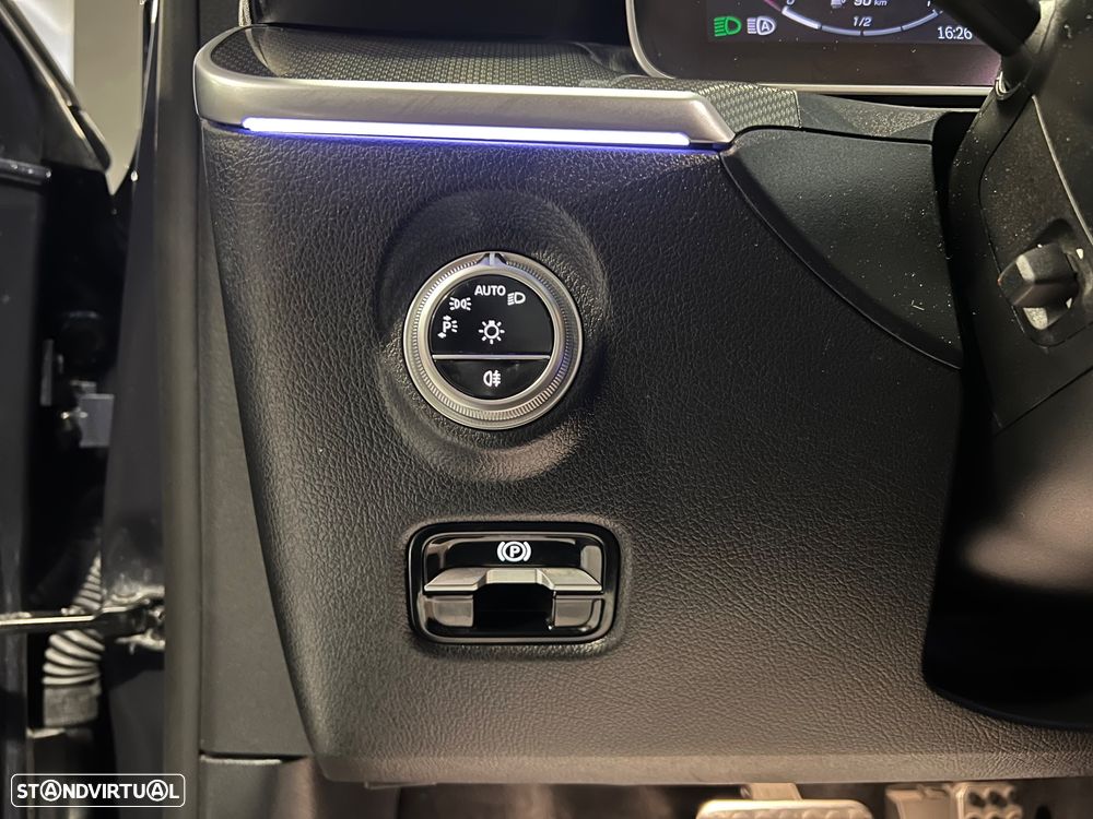 Mercedes-Benz C 300 e T 9G-TRONIC AMG Line - 8