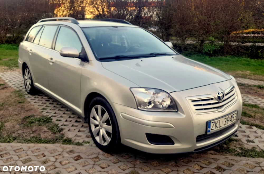 Toyota Avensis - 8
