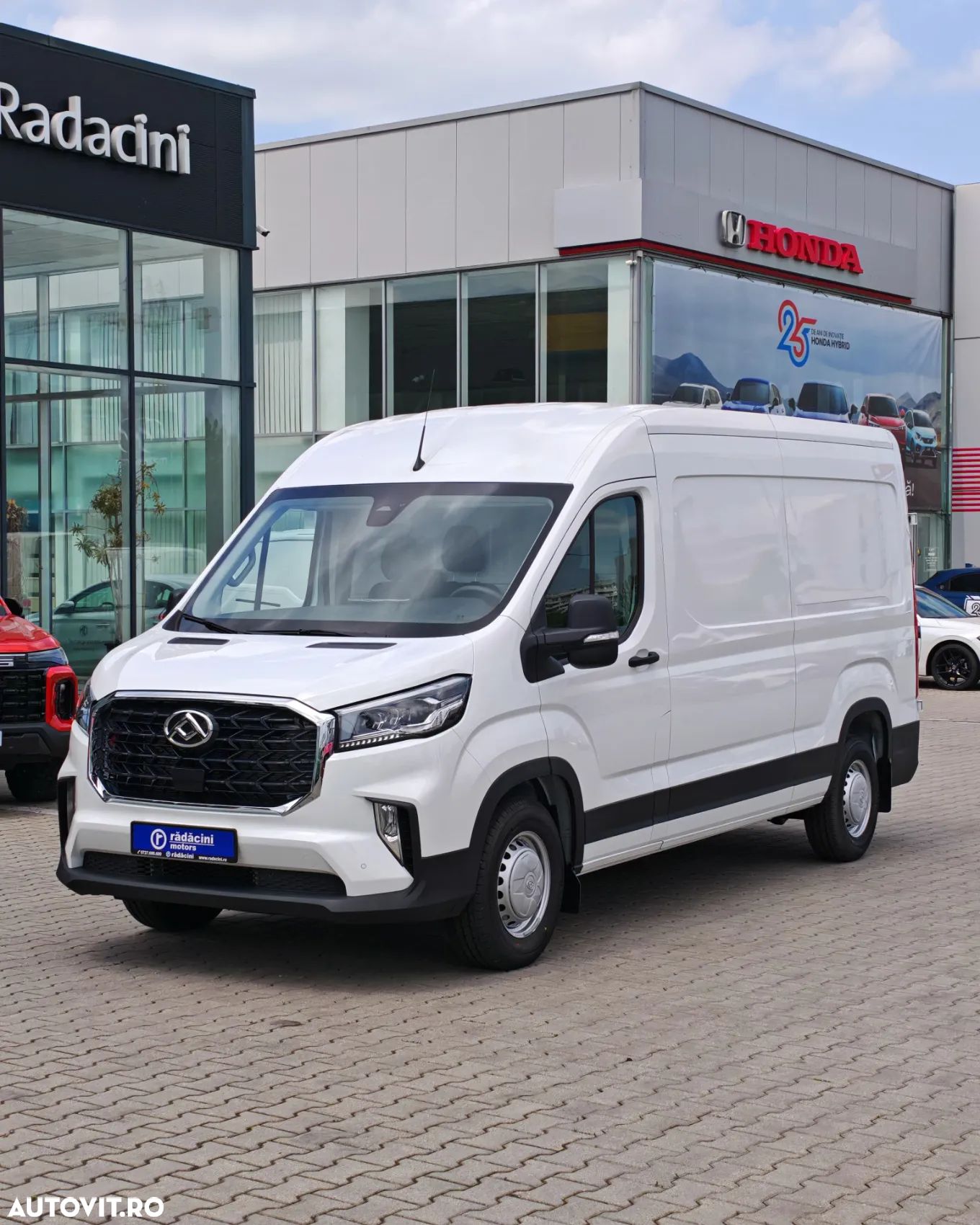Maxus Deliver 9 Van L3H2 - 1