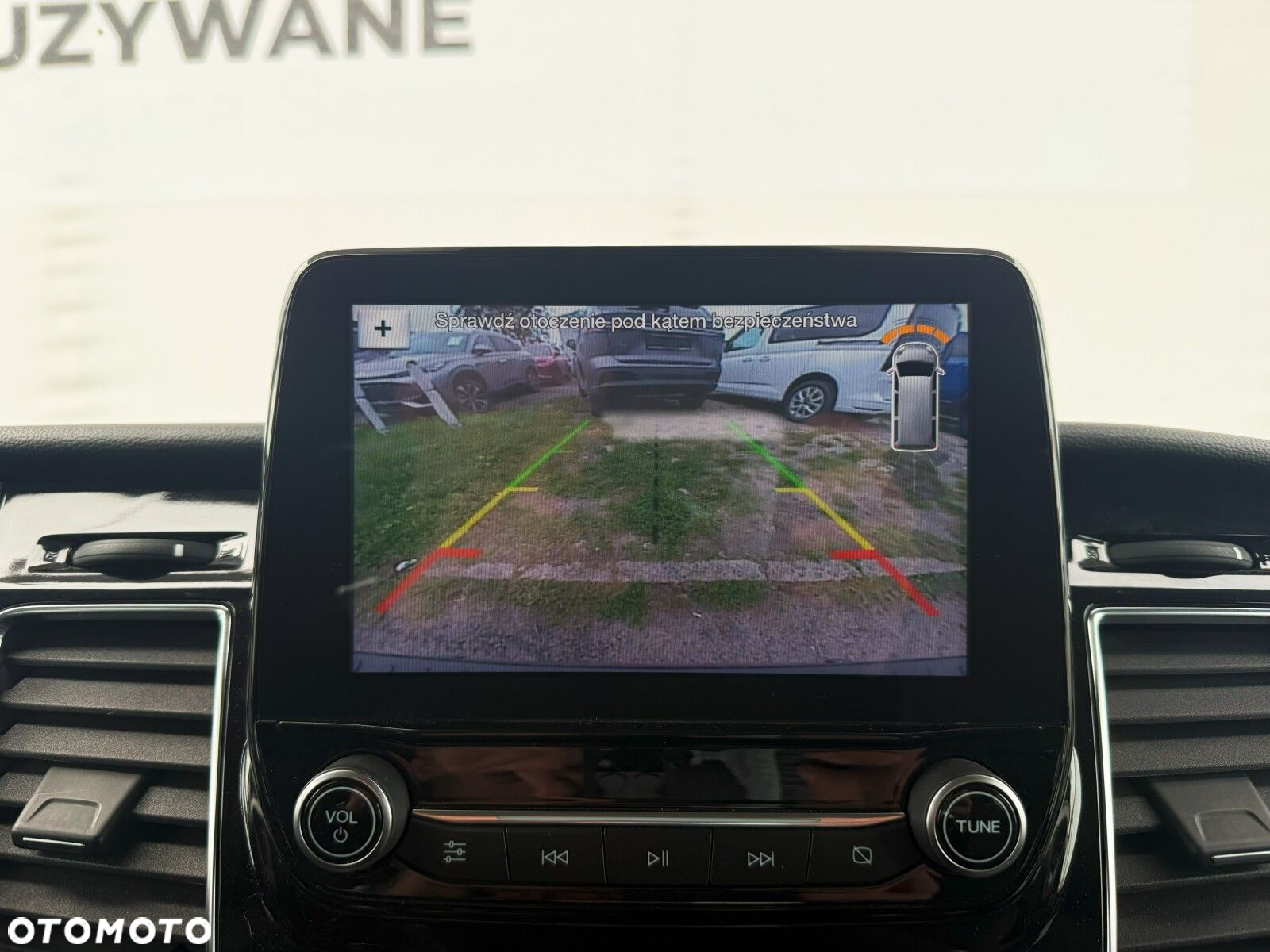 Ford Tourneo Custom - 23