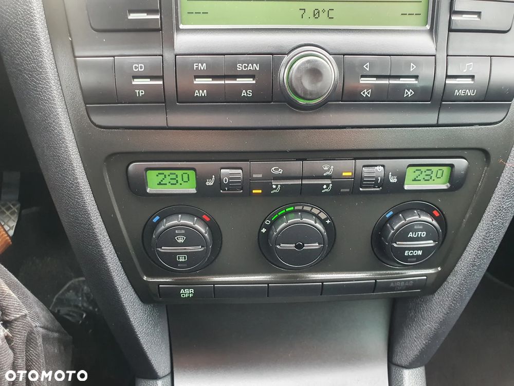 Skoda Octavia 1.6 Ambition - 19