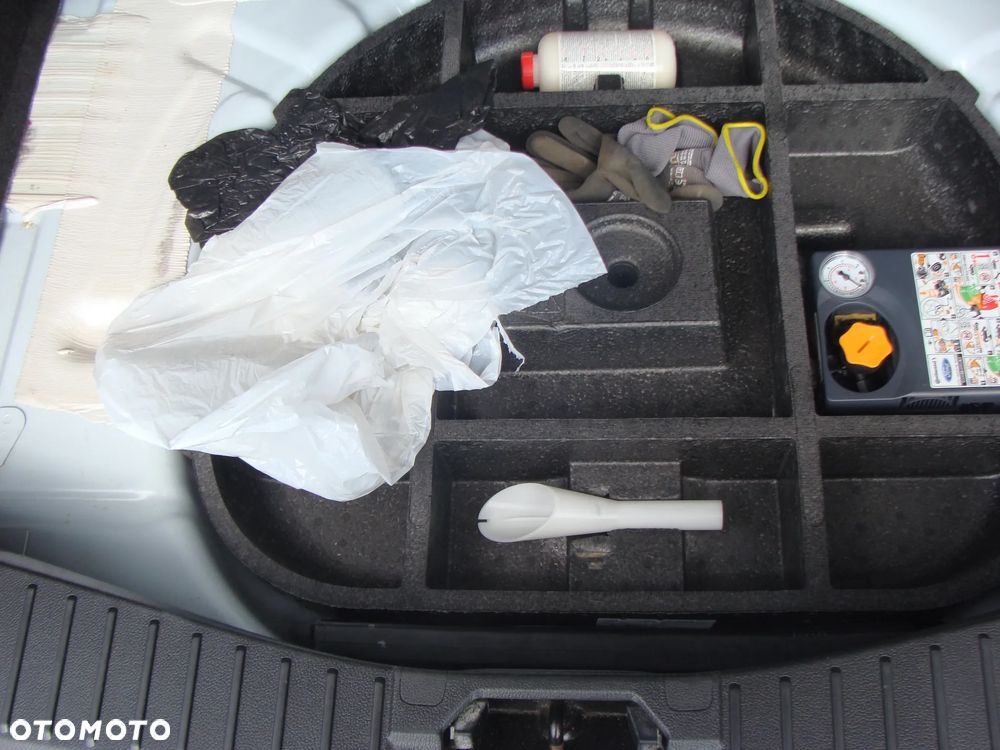 Ford C-MAX ver-1-5-ecoboost-edition-ass - 12