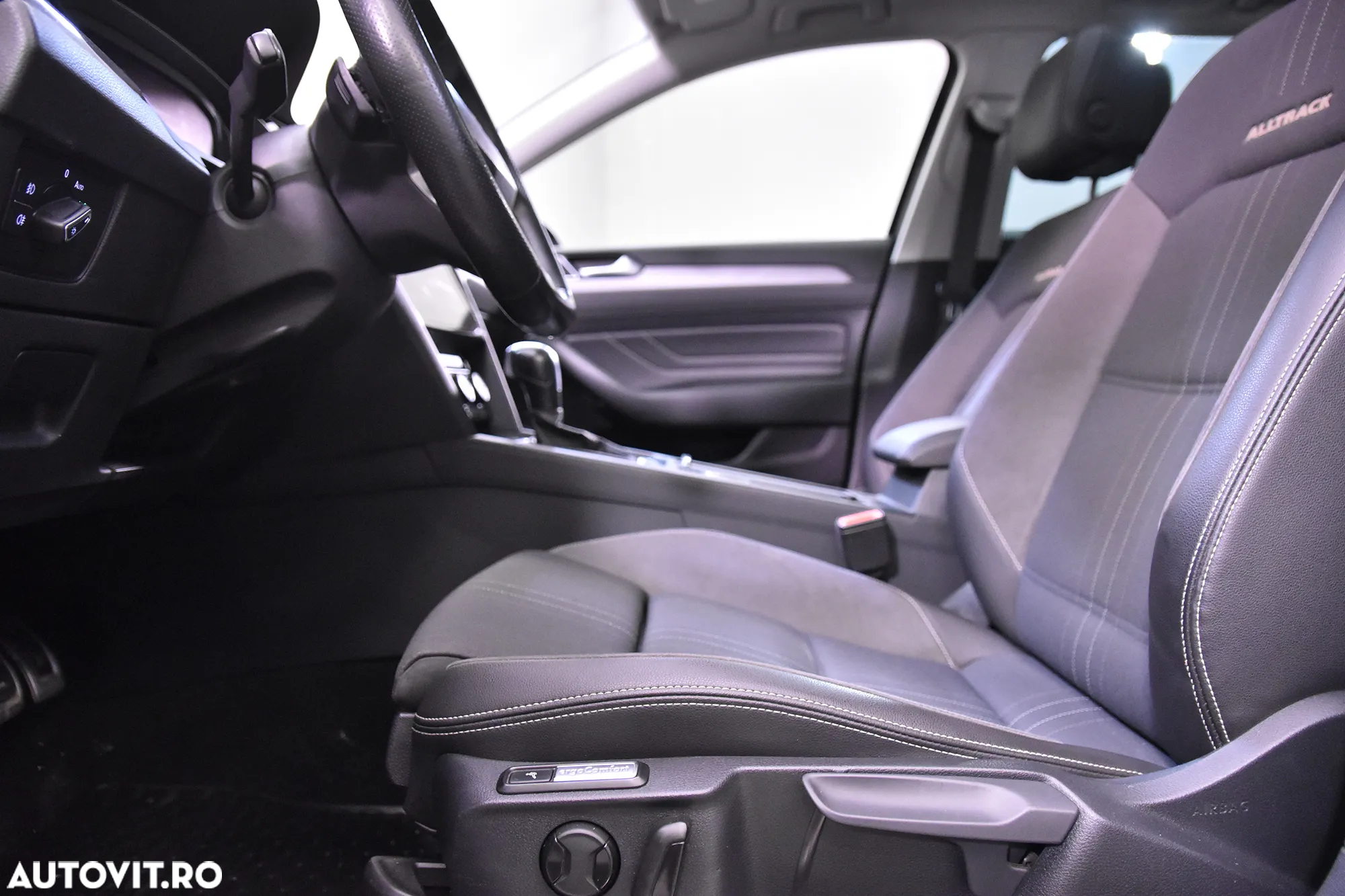 Volkswagen Passat Alltrack 2.0 TDI DSG 4Motion - 24