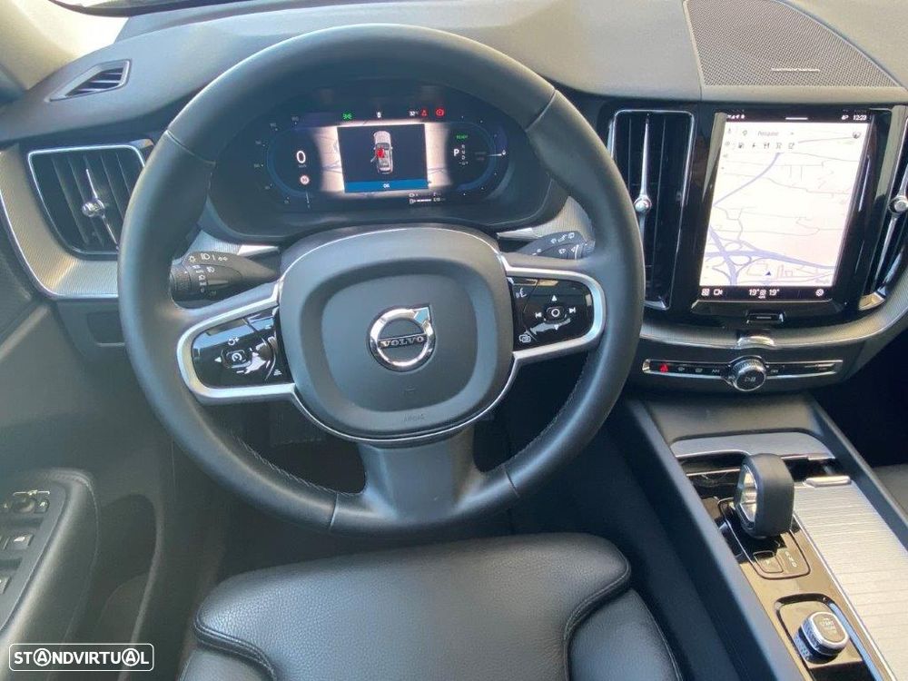 Volvo XC 60 2.0 T6 PHEV Plus Dark AWD - 9