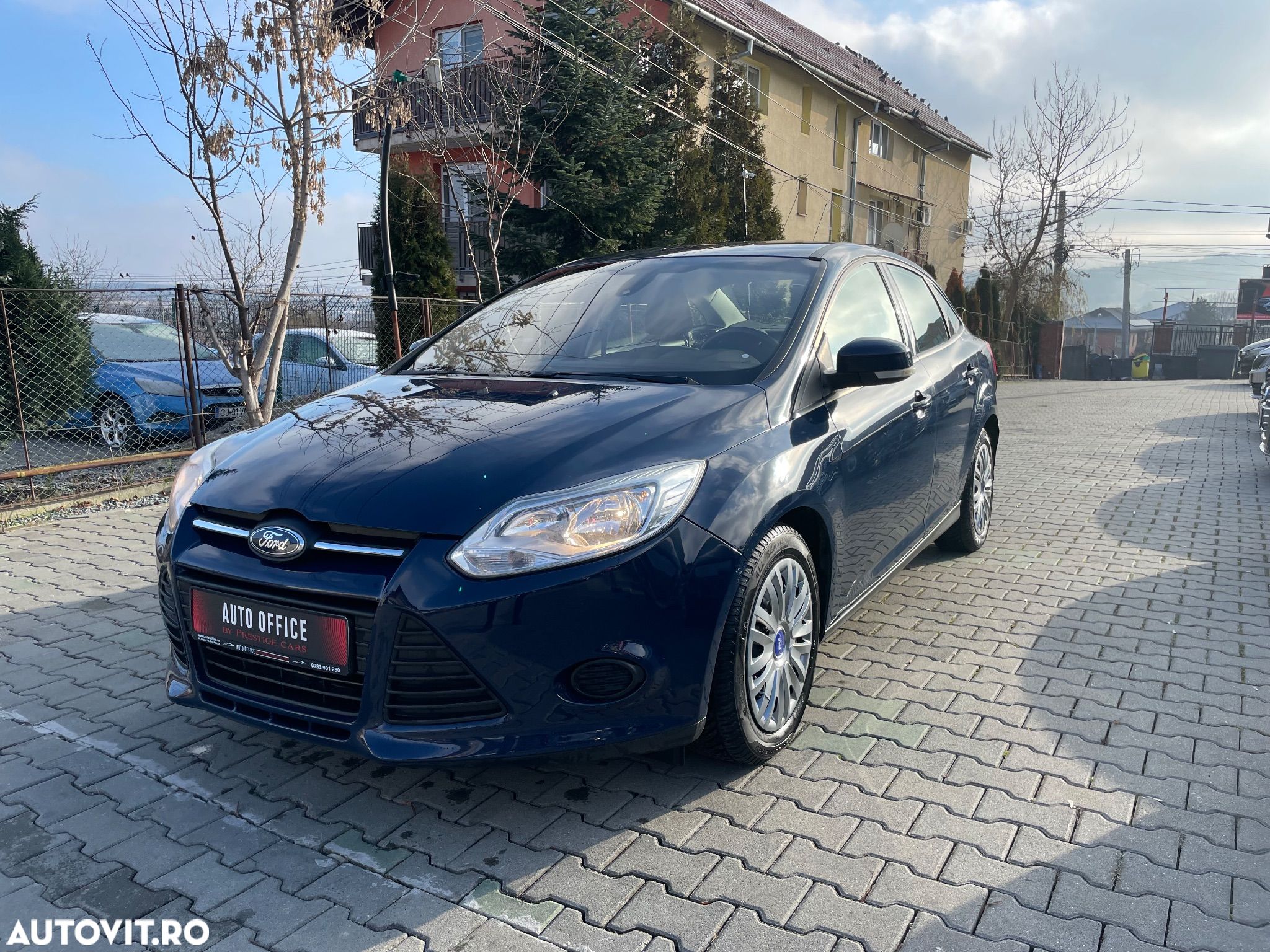 Ford Focus 1.6 Ti-VCT Powershift Trend - 1
