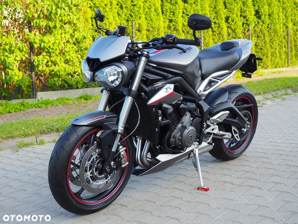 Triumph Street Triple - 8
