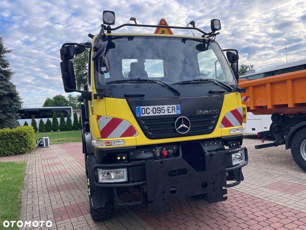 Mercedes-Benz Unimog u 20  pojazd specjalny traktor rolniczy wywrotka pojazd komunalny zimowego utrzymania dróg - 5