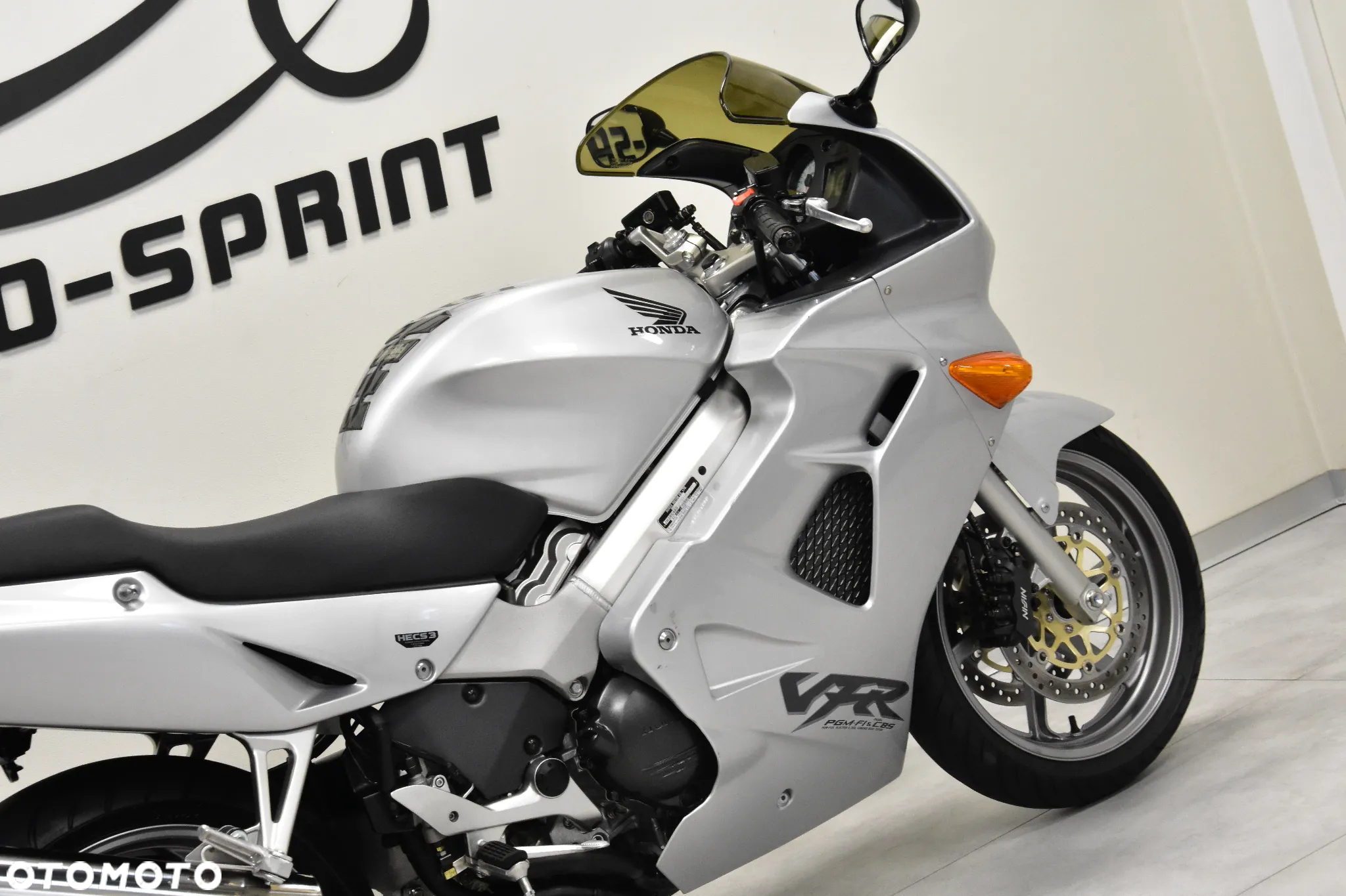 Honda VFR - 15