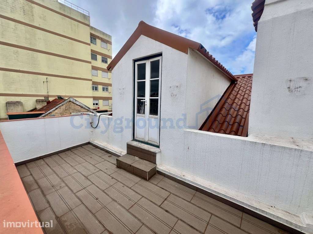 Prédio de charme em azulejo em Campo de Ourique | Elevado potencial... - Grande imagem: 5/11