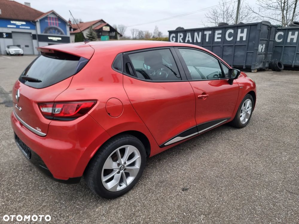 Renault Clio 1.2 16V Limited EU6 - 10