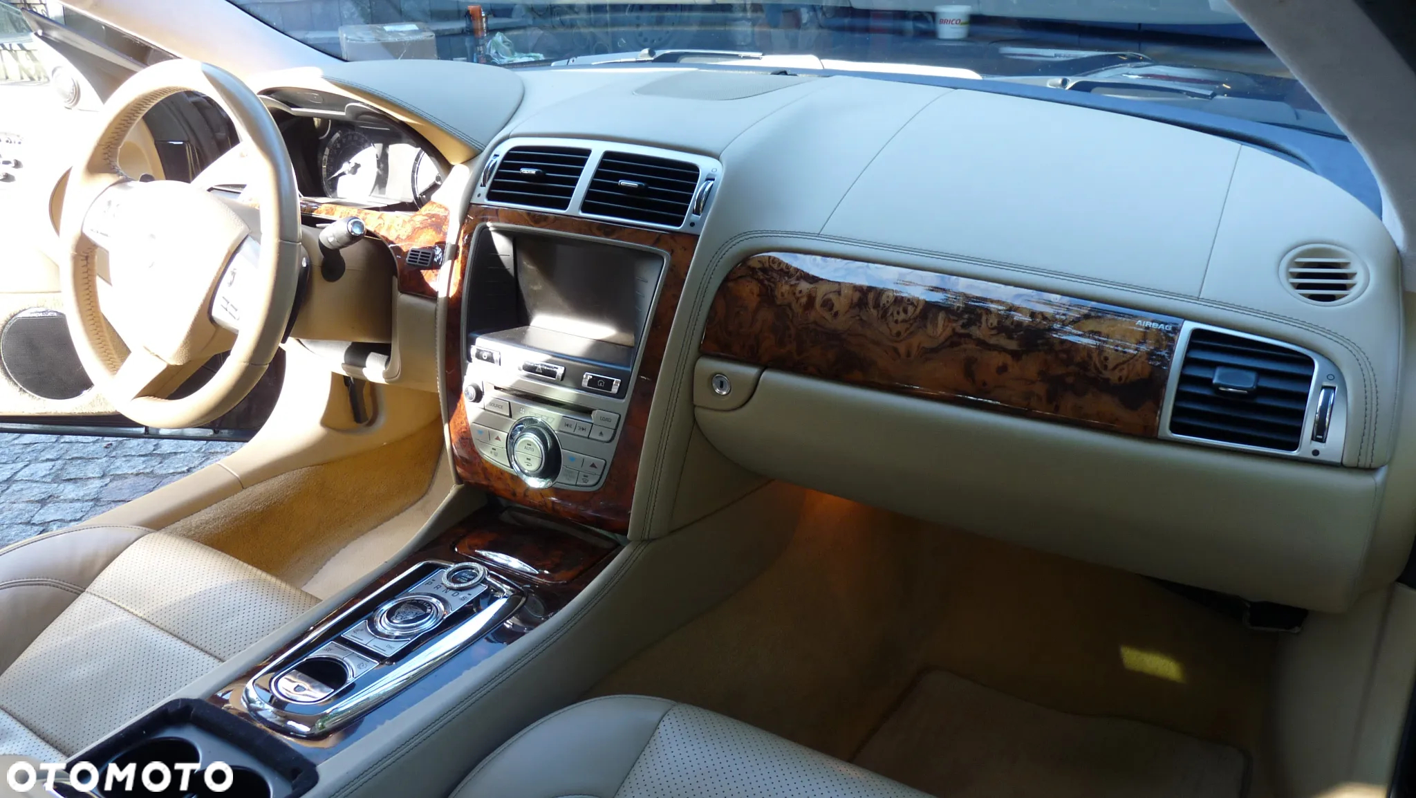 Jaguar XK 5.0 Coupe Portfolio - 15