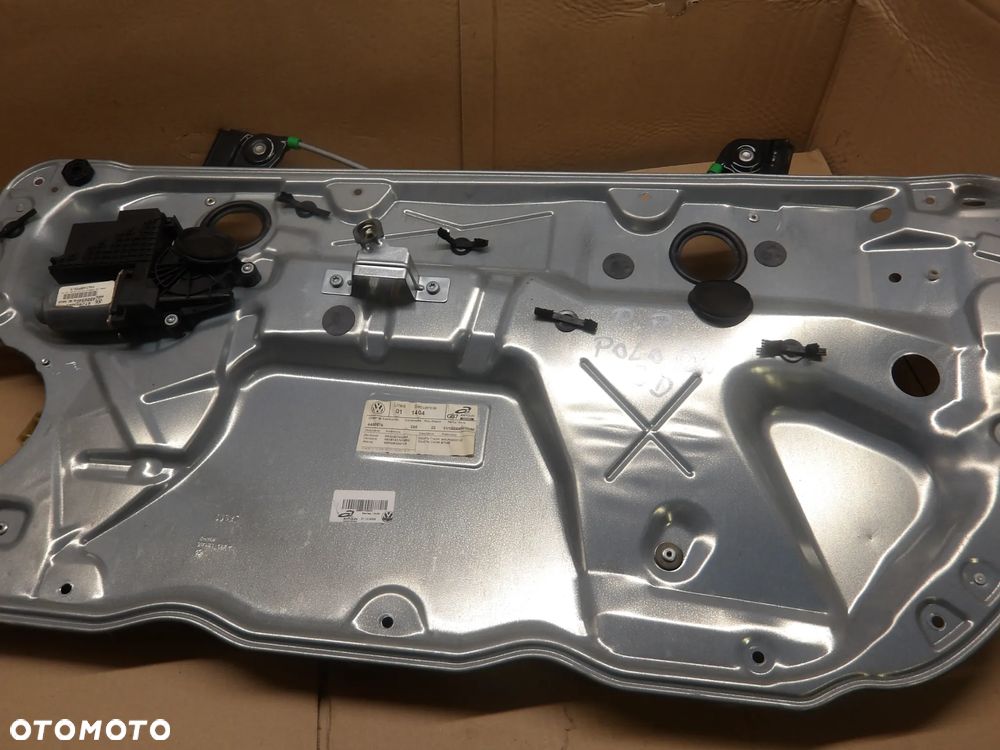 VW POLO IV 9N 3D 1.4B PODNOŚNIK SZYBY PRAWY PRZÓD - 1