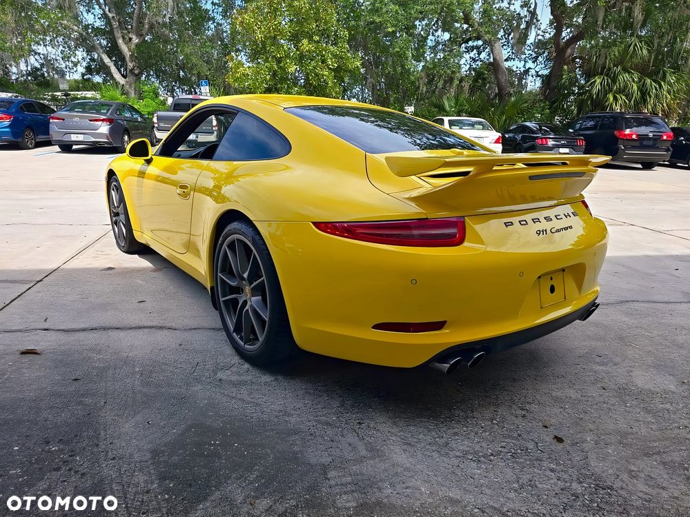 Porsche 911 Carrera - 3