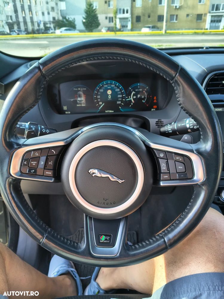 Jaguar F-Pace 20d AWD Aut. R-Sport - 10