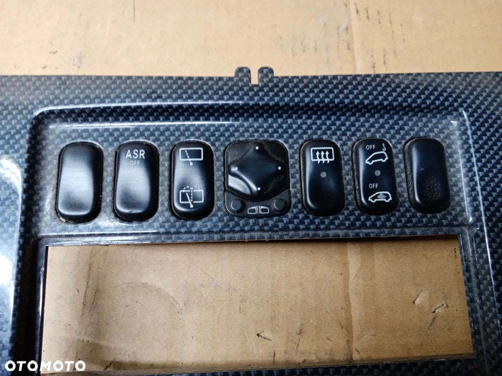 Przełączniki panel sterowania ramka dekor Mercedes Viano 1688203710 - 2