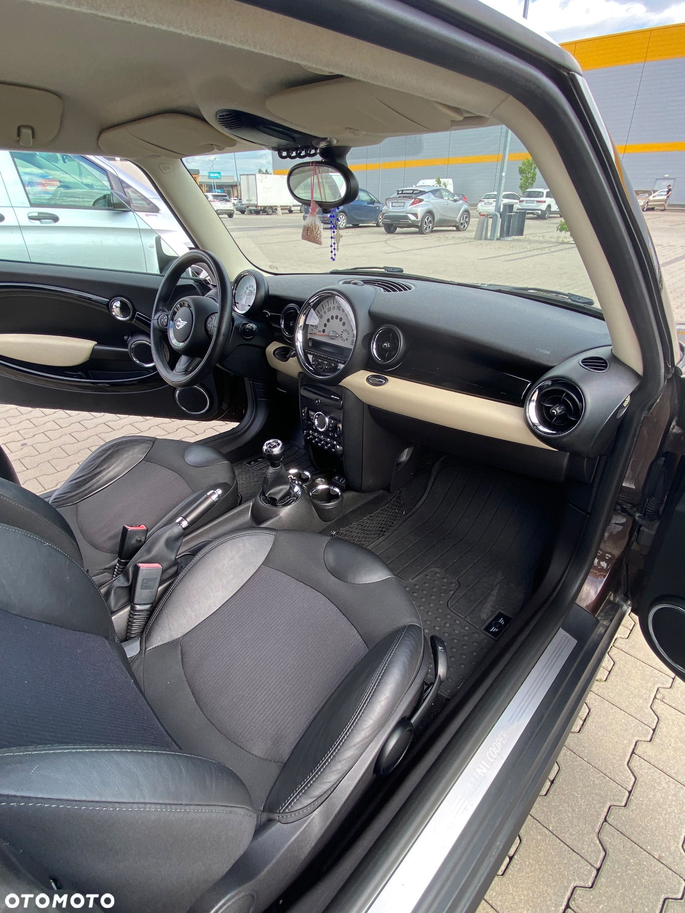 MINI Cooper Standard - 17