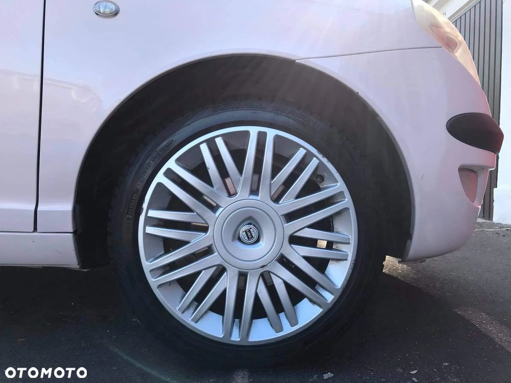 Lancia Ypsilon 1.2 16v Class - 21