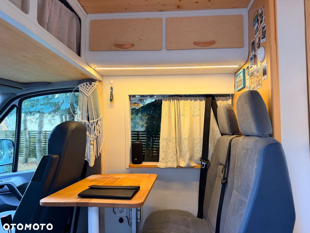 Mercedes-Benz Sprinter - 16