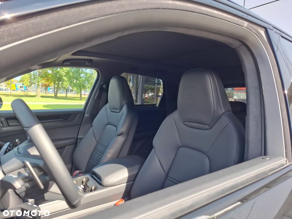 Porsche Cayenne GTS - 28
