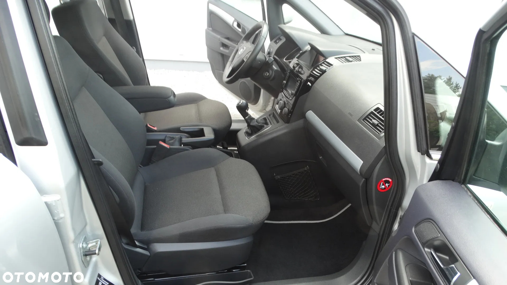 Opel Zafira 1.8 Cosmo - 12