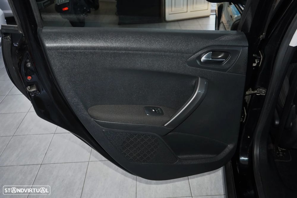 Peugeot 2008 1.6 BlueHDi Style - 21