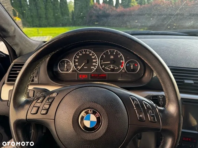 BMW Seria 3 330i Edition Sport - 12