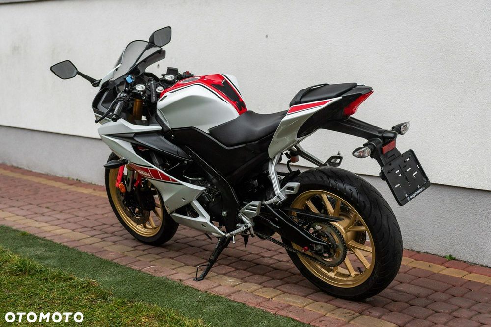 Yamaha YZF - 4