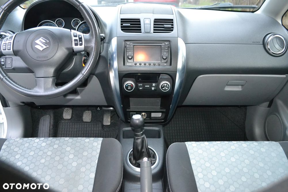 Suzuki SX4 1.6 Premium 4WD - 8