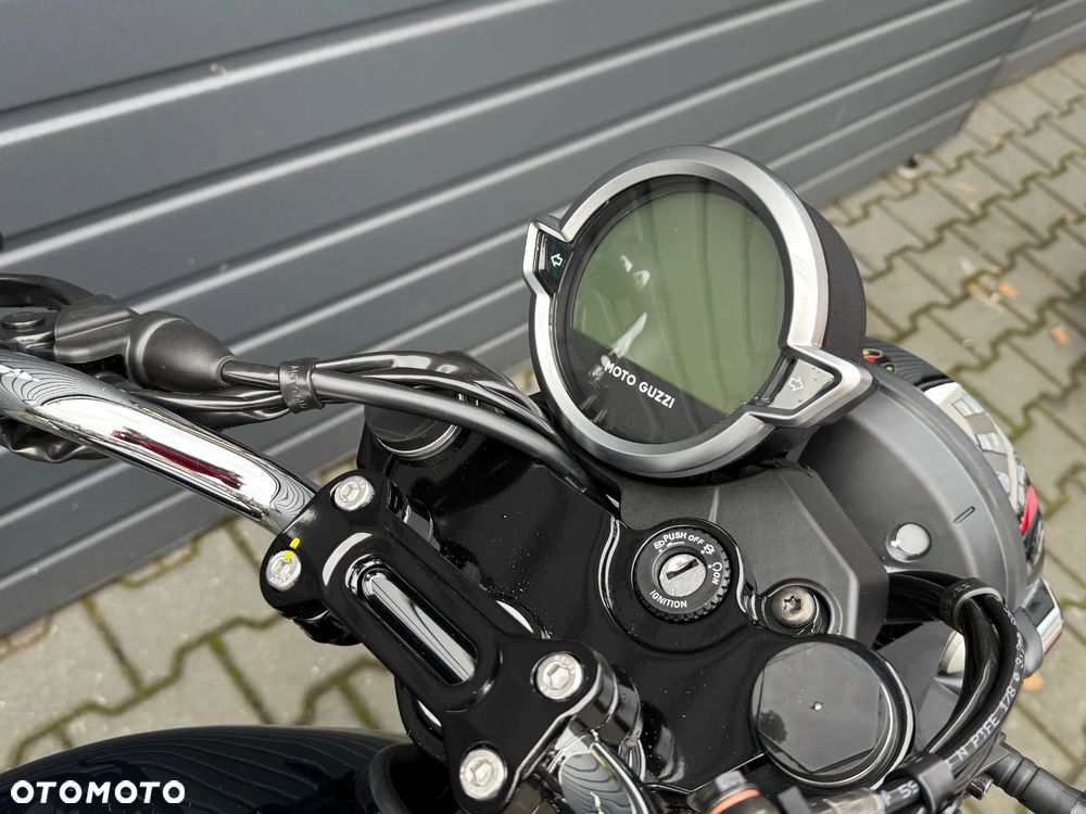 Moto Guzzi V7 - 4