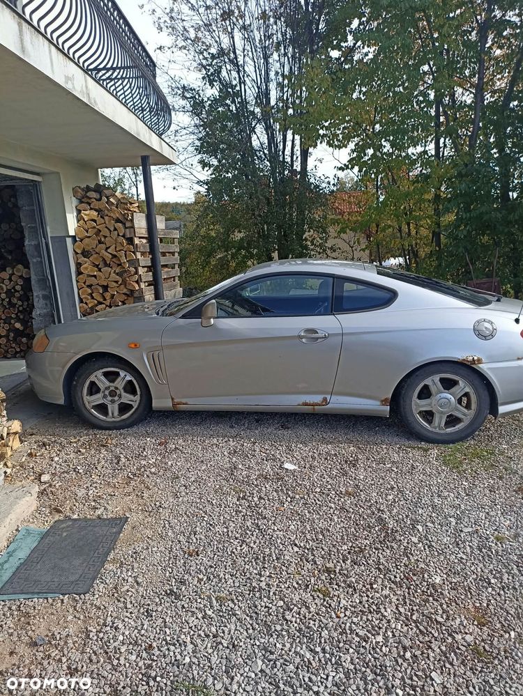 Hyundai Coupe 2002 photo 2