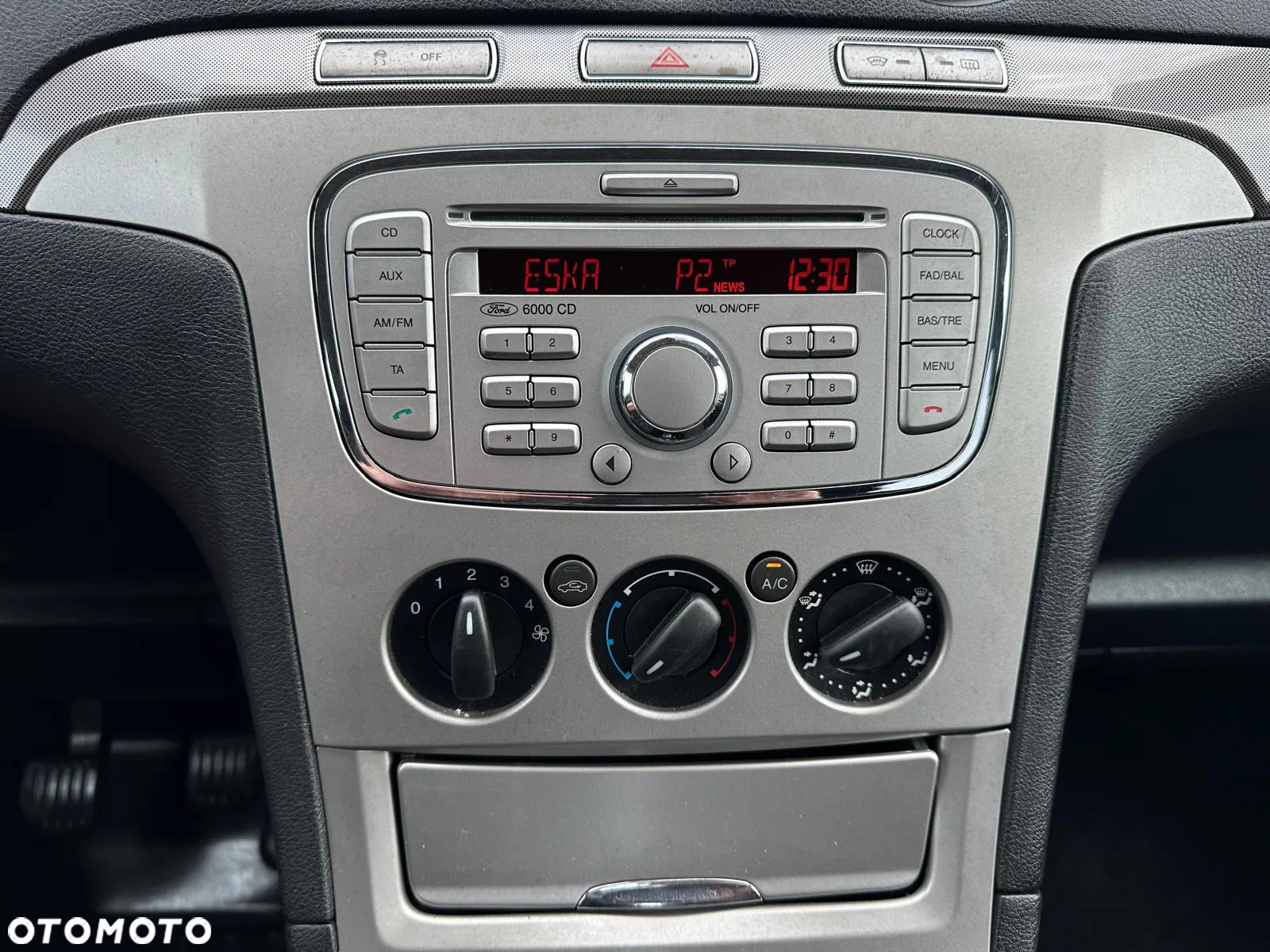 Ford Galaxy - 19