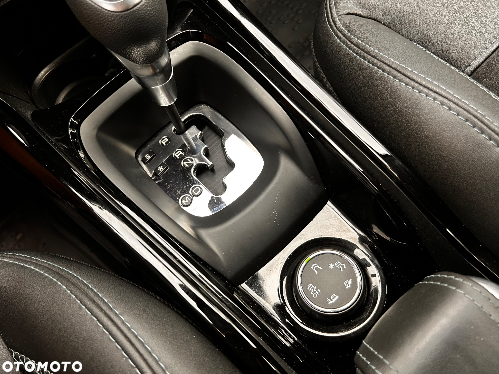Peugeot 2008 BlueHDi FAP 120 STOP & START EAT6 Crossway - 34