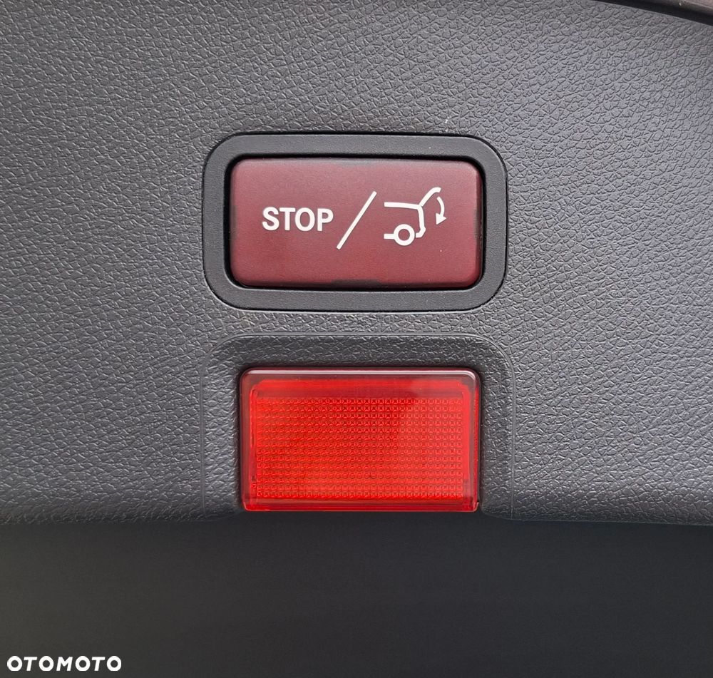 Mercedes-Benz CLA - 31