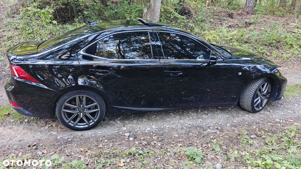 Lexus IS - 21
