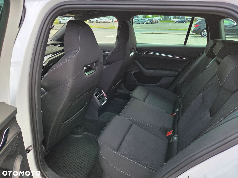 Skoda Octavia 2.0 TDI 4x4 Style DSG - 11