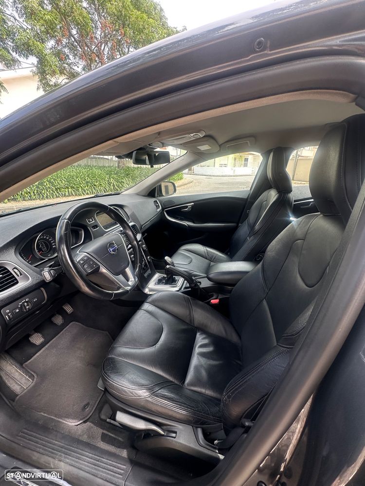 Volvo V40 D2 Momentum - 8