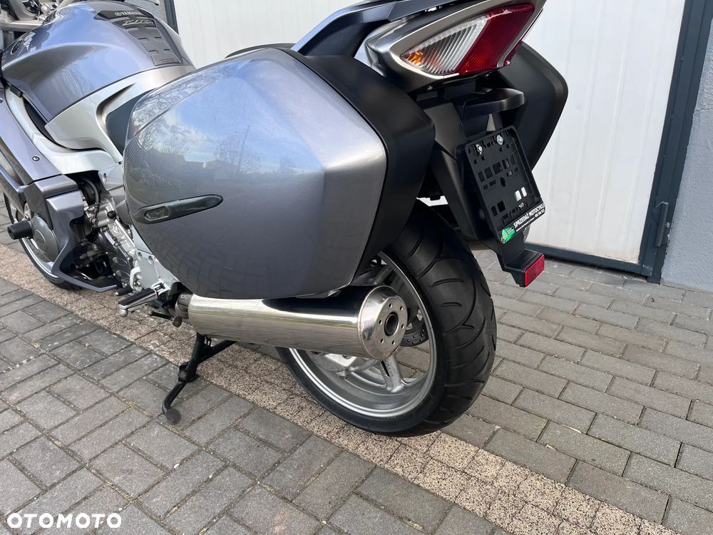 Yamaha FJR - 12