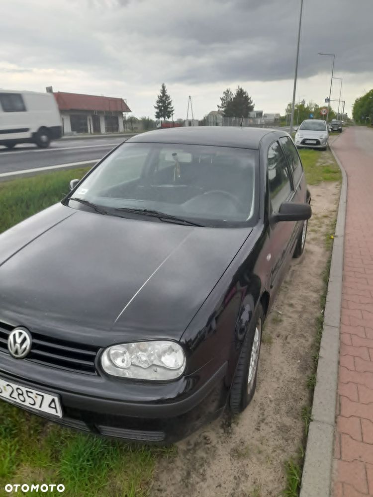 Volkswagen Golf - 2