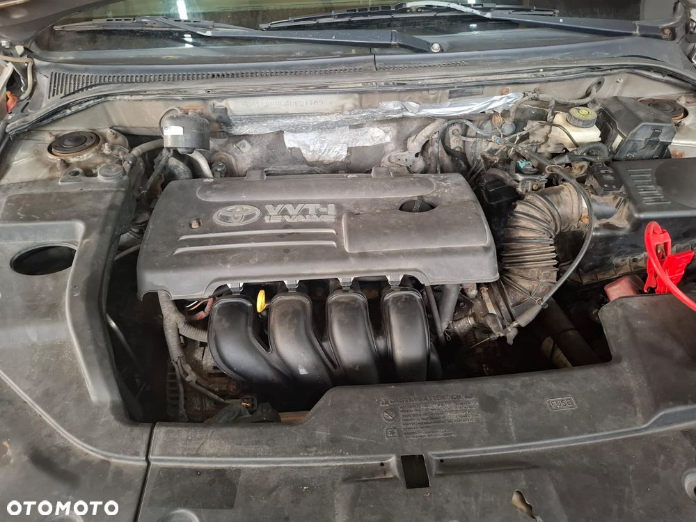 Toyota Avensis 1.8 VVT-i Sol - 9