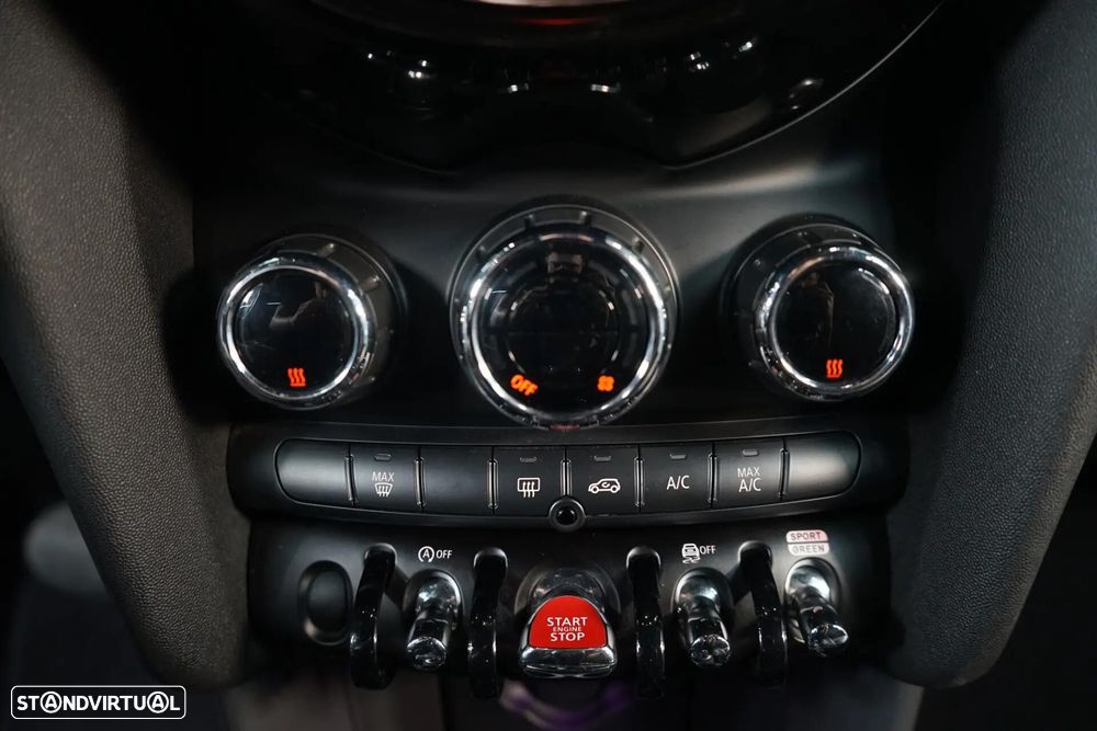 MINI 5 Portas Cooper Auto - 32