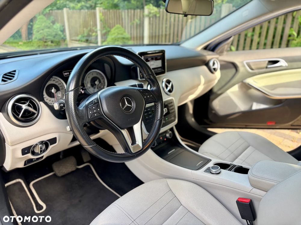 Mercedes-Benz Klasa A 180 7G-DCT - 19