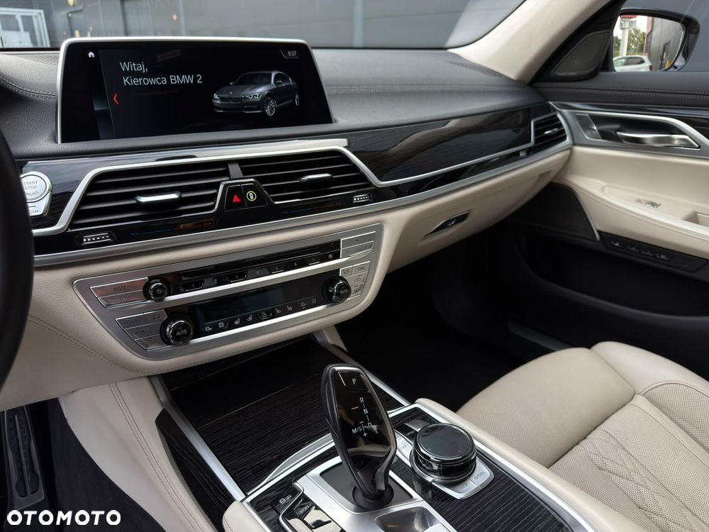 BMW Seria 7 - 18