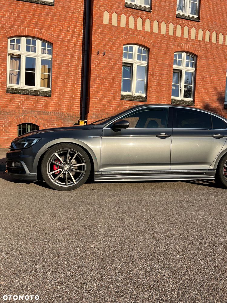 Volkswagen Passat - 25